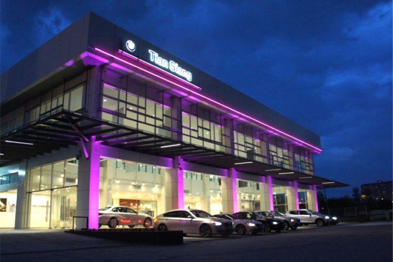 Fachada Iluminada